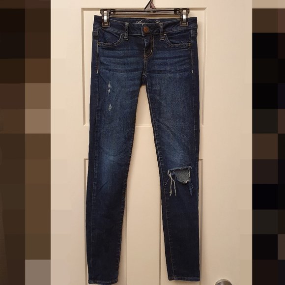 American Eagle Jegging with Distressed Details - Picture 1 of 5
